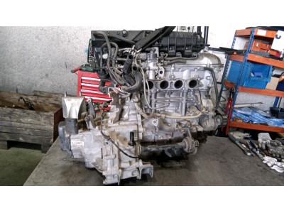 MOTOR CON ACCESORIOS Y CAJA DE CAMBIOS MAZDA 2