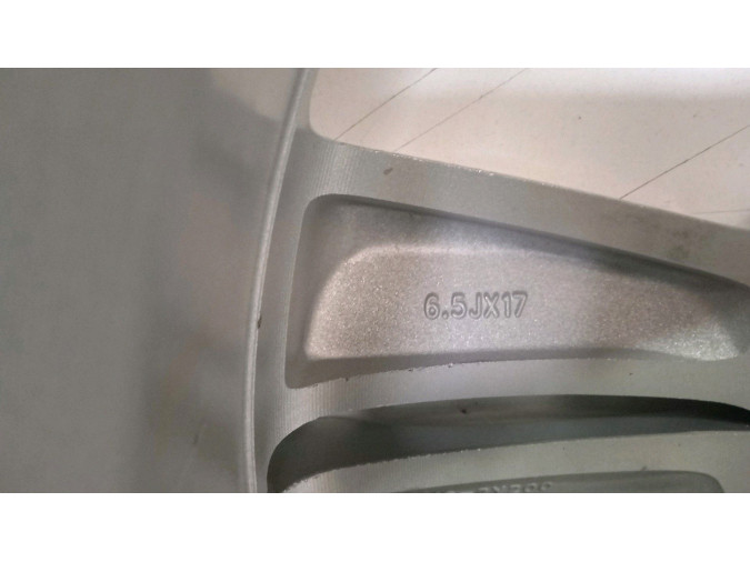 LLANTA SO HYUNDAI IX35 2011