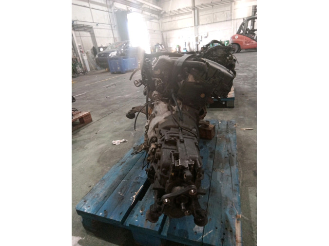 MOTOR CON ACCESORIOS Y CAJA DE CAMBIOS BMW 330D