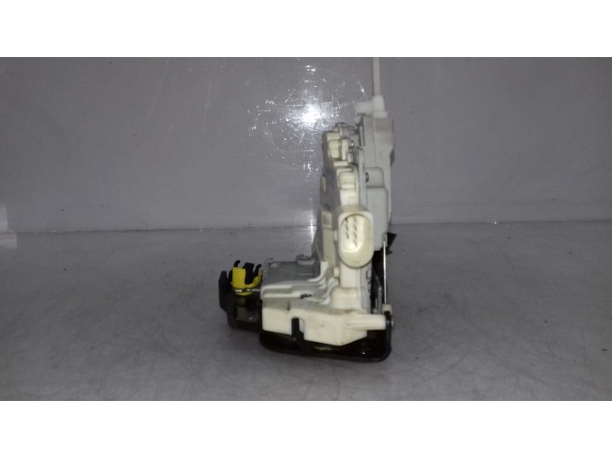 CERRADURA PUERTA TRASERA DERECHA SEAT EXEO 2011