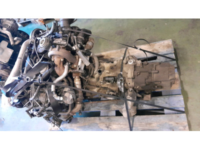 MOTOR CON ACCESORIOS SIN CAJA DE CAMBIOS AUDI A6 2001