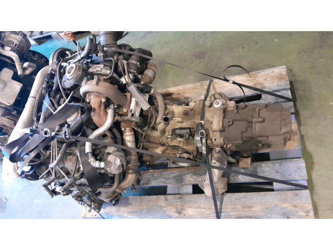 MOTOR CON ACCESORIOS SIN CAJA DE CAMBIOS AUDI A6 2001