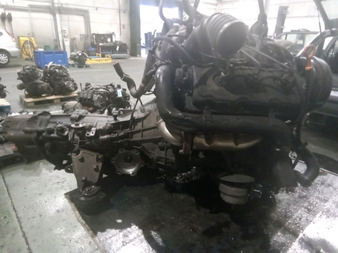 MOTOR CON ACCESORIOS SIN CAJA DE CAMBIOS AUDI A6 2001