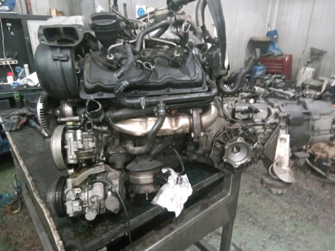 MOTOR CON ACCESORIOS SIN CAJA DE CAMBIOS AUDI A6 2001