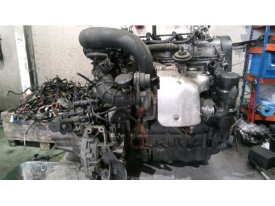 MOTOR CON ACCESORIOS Y CAJA DE CAMBIOS KIA SHUMA 1999