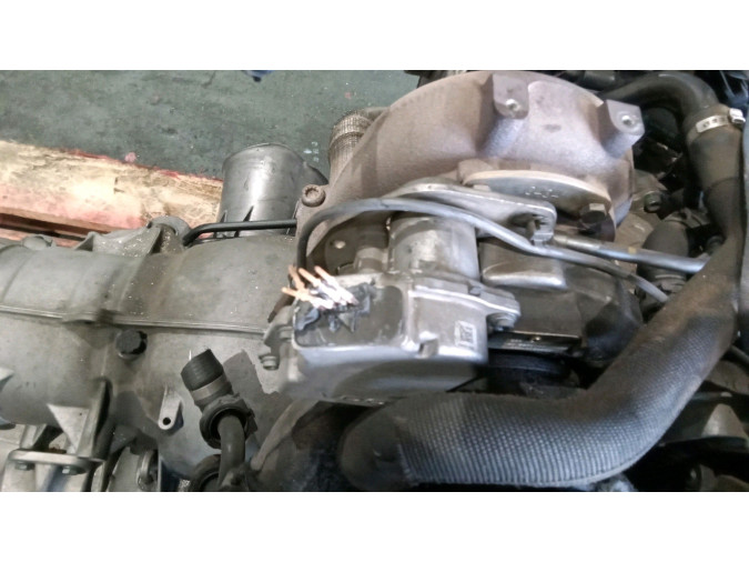 MOTOR CON ACCESORIOS SIN CAJA DE CAMBIOS AUDI A6 2005