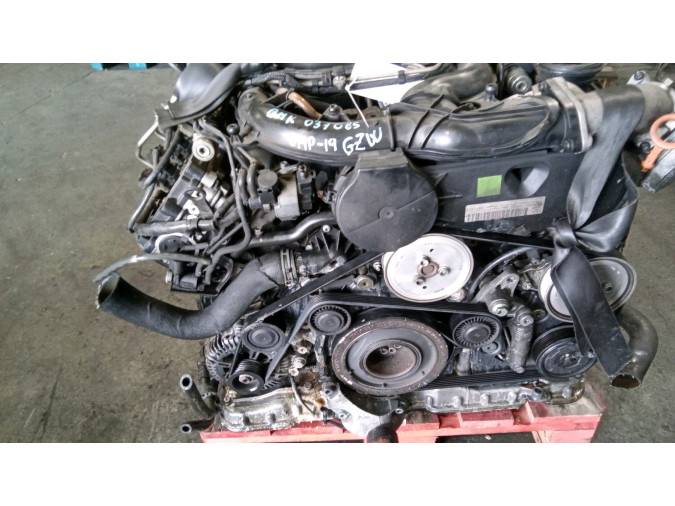 MOTOR CON ACCESORIOS SIN CAJA DE CAMBIOS AUDI A6 2005