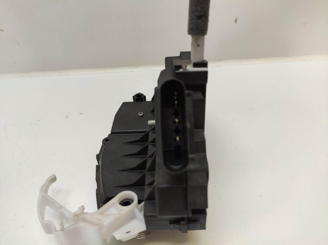 CERRADURA PUERTA DELANTERA DERECHA FORD FOCUS 2015