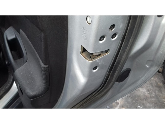 CERRADURA PUERTA TRASERA DERECHA FORD FOCUS 2015