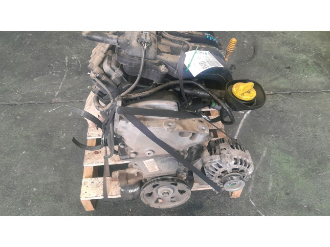 MOTOR CON ACCESORIOS SIN CAJA DE CAMBIOS DACIA SANDERO