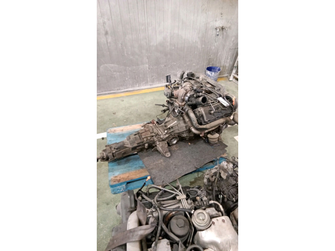 MOTOR CON ACCESORIOS Y CAJA DE CAMBIOS AUDI A4 2000