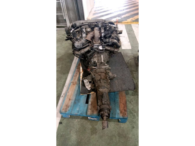 MOTOR CON ACCESORIOS Y CAJA DE CAMBIOS AUDI A4 2000