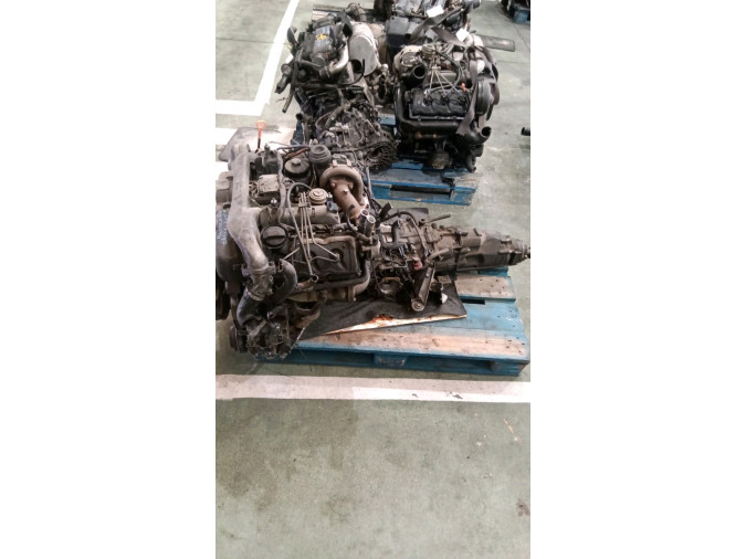 MOTOR CON ACCESORIOS Y CAJA DE CAMBIOS AUDI A4 2000