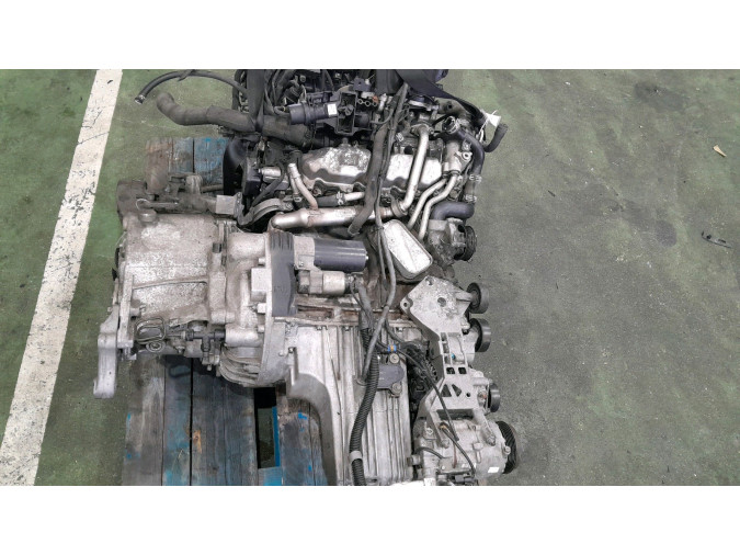 MOTOR CON ACCESORIOS Y CAJA DE CAMBIOS MERCEDES A 180 CDI