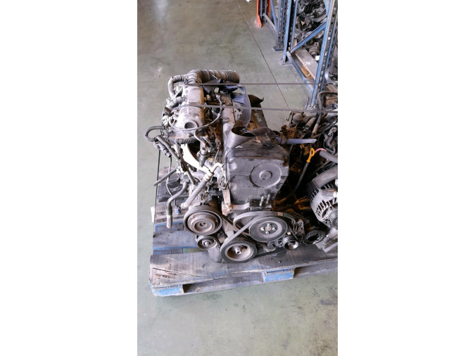 MOTOR CON ACCESORIOS Y CAJA DE CAMBIOS HYUNDAI COUPÉ 2000