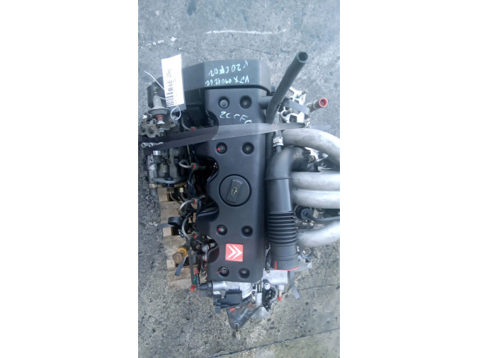 MOTOR CON ACCESORIOS Y CAJA DE CAMBIOS CITROEN SAXO 2002