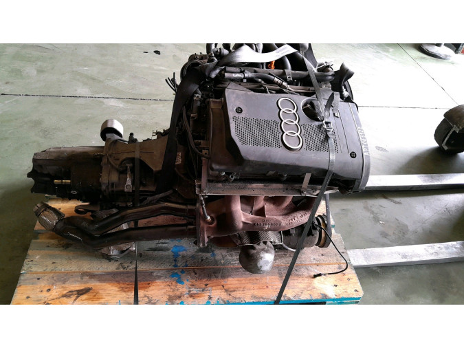 MOTOR CON ACCESORIOS Y CAJA DE CAMBIOS AUDI A4 2000