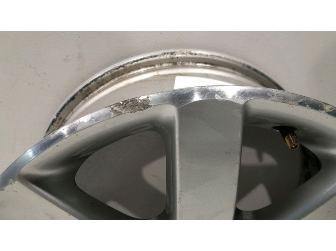 LLANTA SO VOLKSWAGEN GOLF 2003