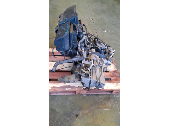 MOTOR CON ACCESORIOS Y CAJA DE CAMBIOS MERCEDES A 160 1999