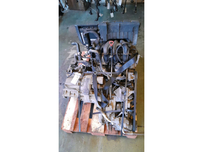 MOTOR CON ACCESORIOS Y CAJA DE CAMBIOS MERCEDES A 160 1999