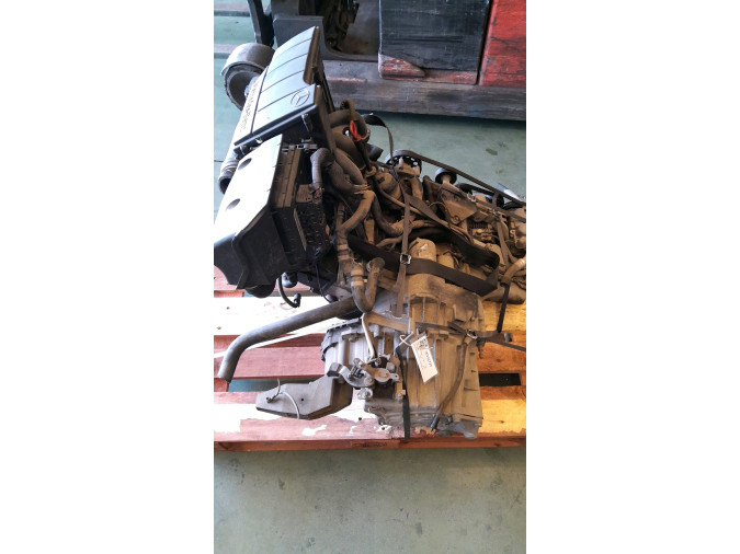 MOTOR CON ACCESORIOS Y CAJA DE CAMBIOS MERCEDES A 160 1999