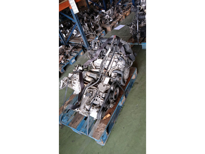 MOTOR CON ACCESORIOS Y CAJA DE CAMBIOS MERCEDES A 160 CDI