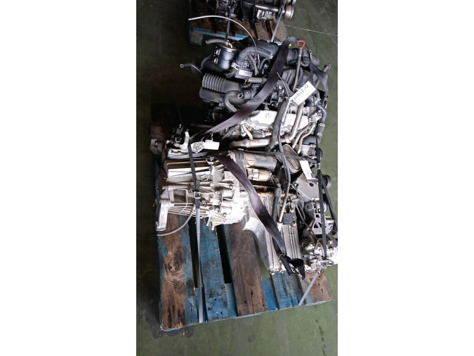 MOTOR CON ACCESORIOS Y CAJA DE CAMBIOS MERCEDES A 160 CDI