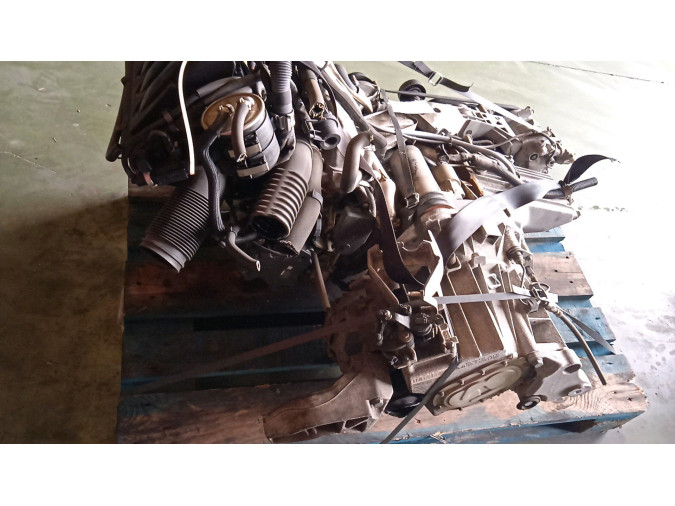 MOTOR CON ACCESORIOS Y CAJA DE CAMBIOS MERCEDES A 160 CDI