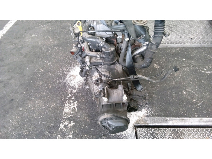 MOTOR CON ACCESORIOS SIN CAJA DE CAMBIOS FORD FIESTA 2002