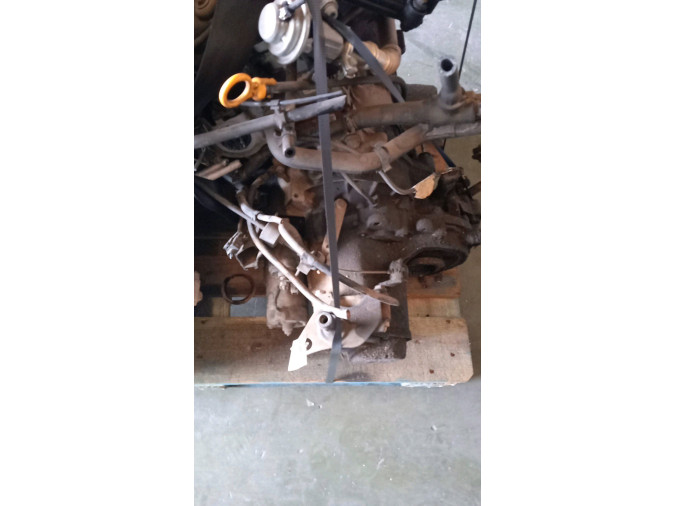 MOTOR CON ACCESORIOS Y CAJA DE CAMBIOS VOLKSWAGEN POLO 2000