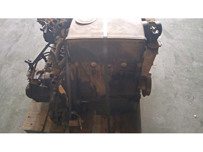 MOTOR CON ACCESORIOS Y CAJA DE CAMBIOS VOLKSWAGEN POLO 2000