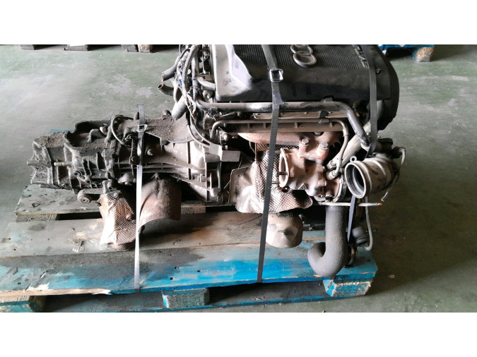 MOTOR CON ACCESORIOS Y CAJA DE CAMBIOS AUDI A4 1998