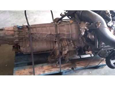MOTOR CON ACCESORIOS Y CAJA DE CAMBIOS AUDI A8 2000