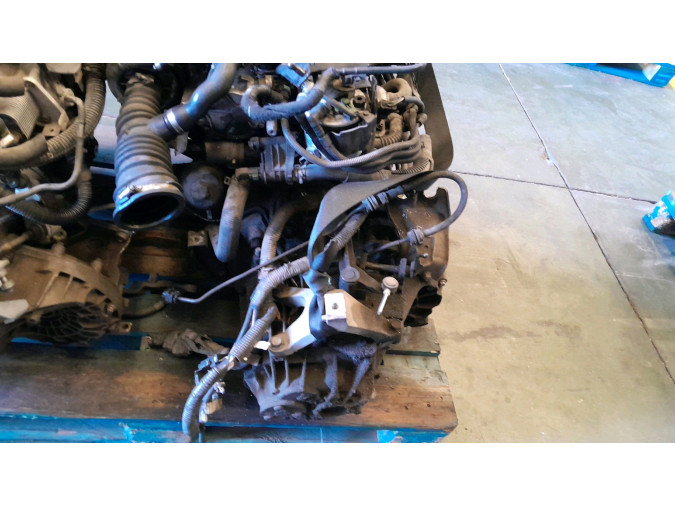 MOTOR CON ACCESORIOS Y CAJA DE CAMBIOS MAZDA 3 2006