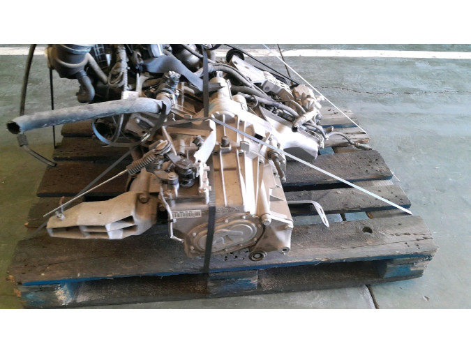 MOTOR CON ACCESORIOS Y CAJA DE CAMBIOS MERCEDES A 140 2004
