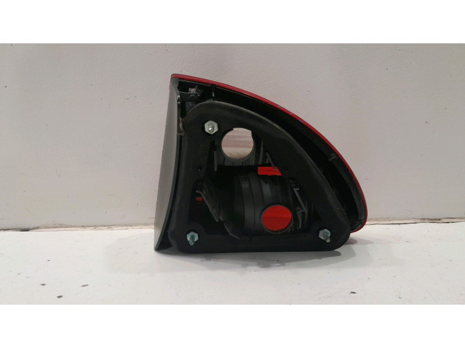 PILOTO TRASERO IZQUIERDO SEAT LEON ROJO / BLANCO 2000