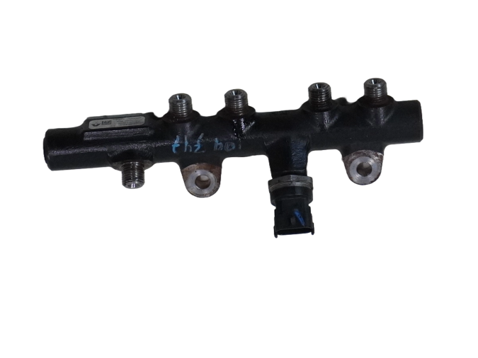 RAMPA INYECCION DACIA DUSTER 2015
