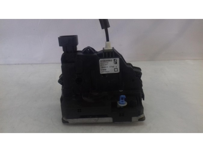 CERRADURA PUERTA DELANTERA DERECHA FIAT PUNTO 2011