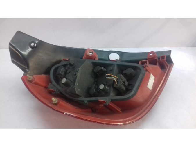 PILOTO TRASERO DERECHO RENAULT CLIO 2006