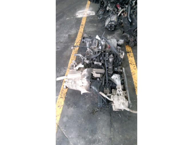 MOTOR CON ACCESORIOS Y CAJA DE CAMBIOS MERCEDES CLASE A 2001
