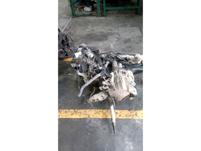 MOTOR CON ACCESORIOS Y CAJA DE CAMBIOS MERCEDES CLASE A 2001