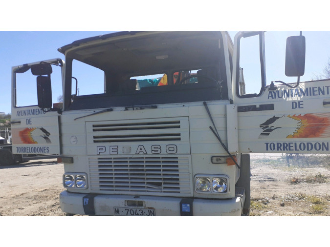 PARACHOQUES DELANTERO SO PEGASO PEGASO 1989