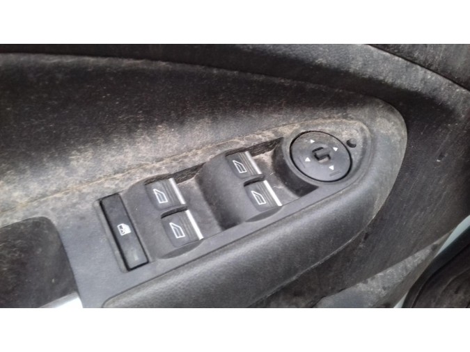 MANDO ELEVALUNAS DELANTERO IZQUIERDO FORD KUGA 2017