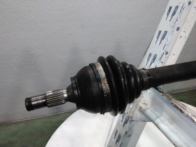 TRANSMISION DELANTERA DERECHA PEUGEOT 5008 2011