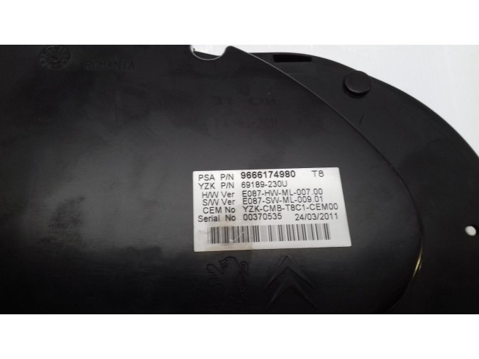 CUADRO INSTRUMENTOS PEUGEOT 5008 2011