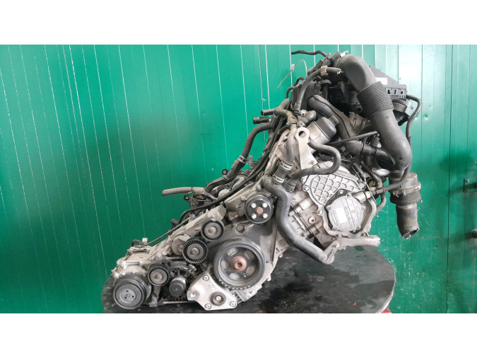 MOTOR CON ACCESORIOS Y CAJA DE CAMBIOS MERCEDES A 180 CDI
