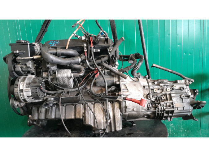 MOTOR CON ACCESORIOS Y CAJA DE CAMBIOS BMW 525D