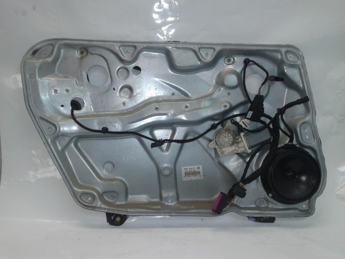 ELEVALUNAS DELANTERO IZQUIERDO VOLKSWAGEN PASSAT 2010