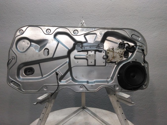ELEVALUNAS DELANTERO IZQUIERDO FORD FOCUS 2005
