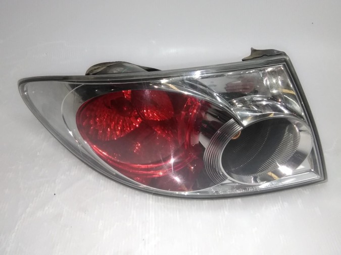 PILOTO TRASERO IZQUIERDO MAZDA 6 2004